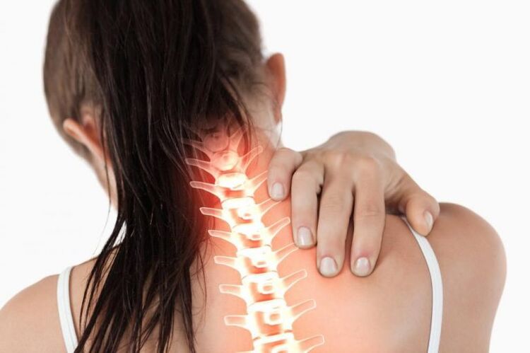 A dor no pescoço é um sintoma de osteocondrose da coluna cervical